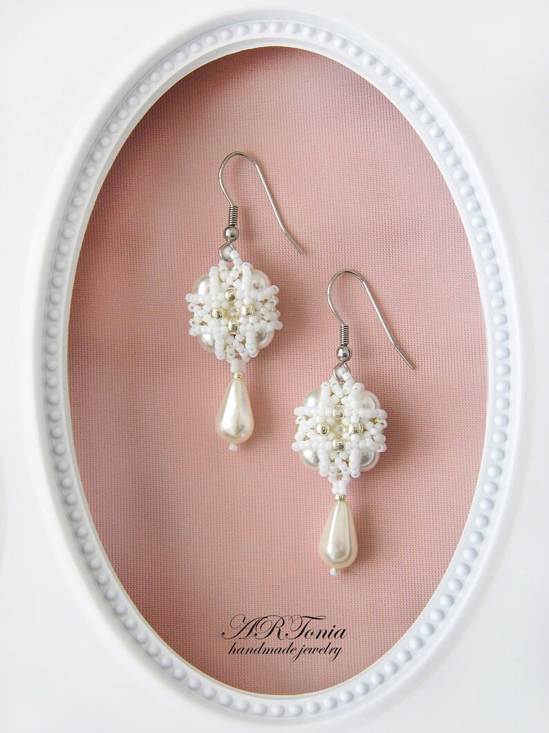 wedding accessories bridal jewelry beadwoven pearl collar and earrings White and gold pearl jewelry set romantic gift for her choker