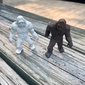 Bigfoot Sasquatch figurine Yeti  garden teranium accessories