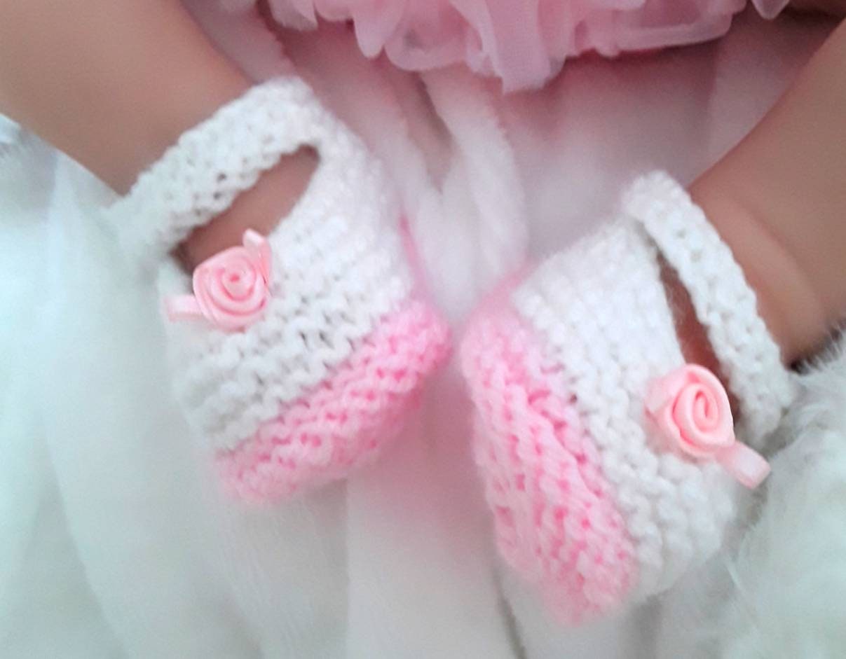 white baby booties Mary Jane shoes pink baby shoes newborn to  6 months Hand Knitted Baby Girl Booties Mary Jane Shoes Schoenen Meisjesschoenen Slofjes & Wiegschoentjes 