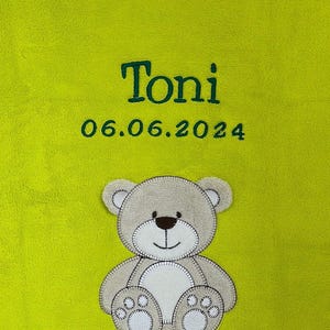 Baby blanket embroidered with name and date / ** Lime BEAR**