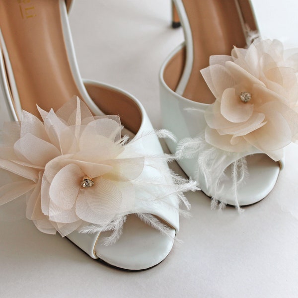 Pinces à chaussures de mariage champagne, paire de pinces à chaussures fleur ivoire mariée, épingles à chaussures fleur en organza de soie, pinces à chaussures plumes