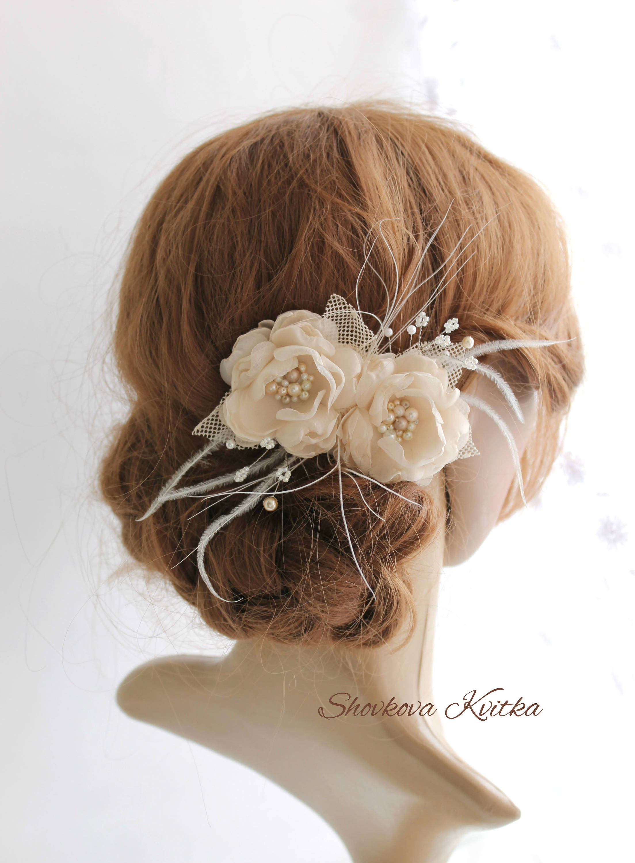 Bridal feather fascinator birdcage veil champagne, Wedding pearl flower hairpiece ivory, Silk Flower hair comb, Feather flower headpiece