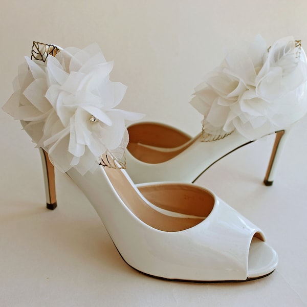 Fermagli per scarpe da sposa avorio, fermagli floreali fantasia per scarpe da sposa, paio di spille per scarpe con fiori in organza di seta, eleganti spille con tacchi floreali da sposa