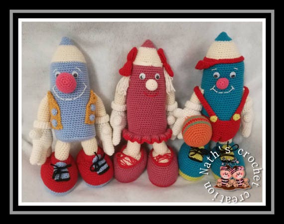 Un Joli Crayon Au Crochet Pour Décorer Un Bureau ou Une Chambre d'enfant.