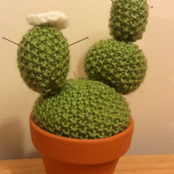 Cactus, Cactus pincushion, knitted cactus pincushion, CACTUS, PINCUSHION, knitted plant in pot, potted cactus, potted plant, knitted plant,