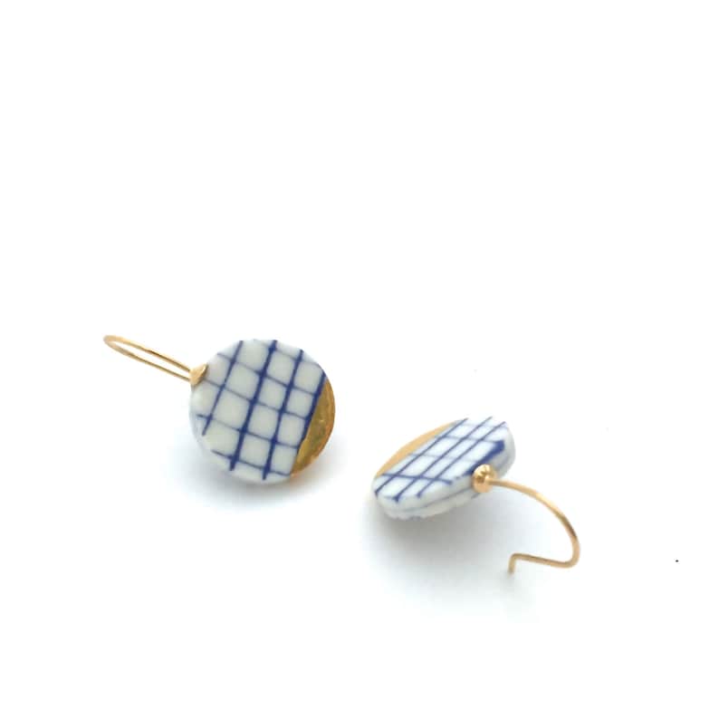 Plaid porcelain earrings, minimalist ceramic jewelry, slow fashion jewelry, minimalist gold earring, blue and white, OeiCeramics image 3