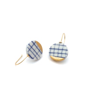 Plaid porcelain earrings, minimalist ceramic jewelry, slow fashion jewelry, minimalist gold earring, blue and white, OeiCeramics image 1