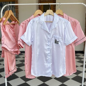 Light Pink Bridesmaid Pajamas, Holiday Pajamas, White Bridesmaid Pajamas Short Set, Bridal Party Pajamas, Proposal gift, Silk Pajamas