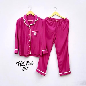 Bridesmaid Pajamas, bridal party, bridesmaid robes, bridesmaid dress, bridesmaid gift, gift for bride, bride to be shirt