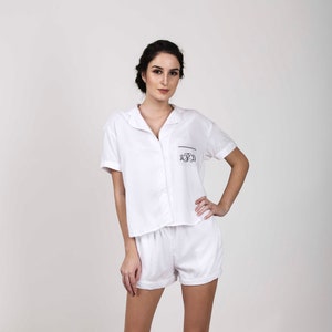 White Bridesmaid Pajamas, bride white pajamas, cute bride gift, white bridal pajamas, bridesmaid pjs set, bridal party pajama