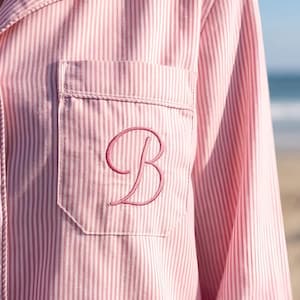 Rosa Reine Baumwolle Seersucker passender Brautjungfer Schlaf Shirt Pajamas mit Namen oder Monogramme
