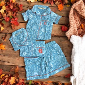 Camisas de verano y pijamas de dama de honor. Pijamas a juego para la fiesta de pijamas. Pijamas o camisas para prepararse.