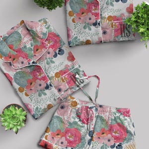 Pyjamaset van rayon met bloemen, pyjama voor bruidsmeisjes, overhemd met monogram