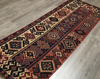 Tapis de passage kilim anatolien antique : motif tribal en laine tissée à la main