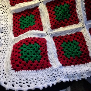Winter Holiday Season Colors Granny Square Crochet Afghan, Christmas crochet blanket,  crochet granny square pattern, easy farmhouse blanket