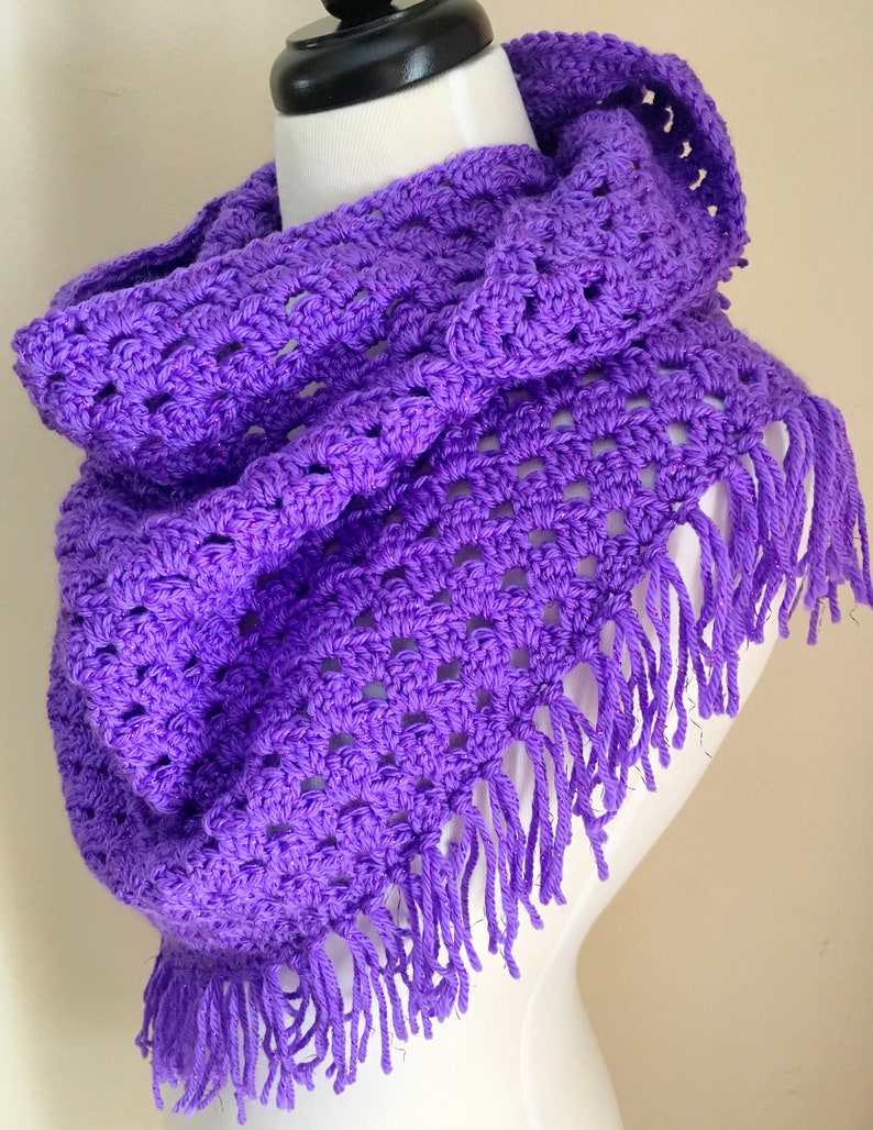 Easy & Quick Crochet Triangle Shawl, Beginner Triangle shawl, Easy Crochet Scarf, Beginner Crochet Shawl Pattern image 2