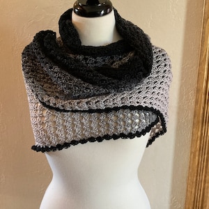 Beginner Triangle Shawl crochet pattern PDF, Stunning Easy Shawl Crochet Pattern, Crochet Lace Triangle Shawl Pattern fingering one skein