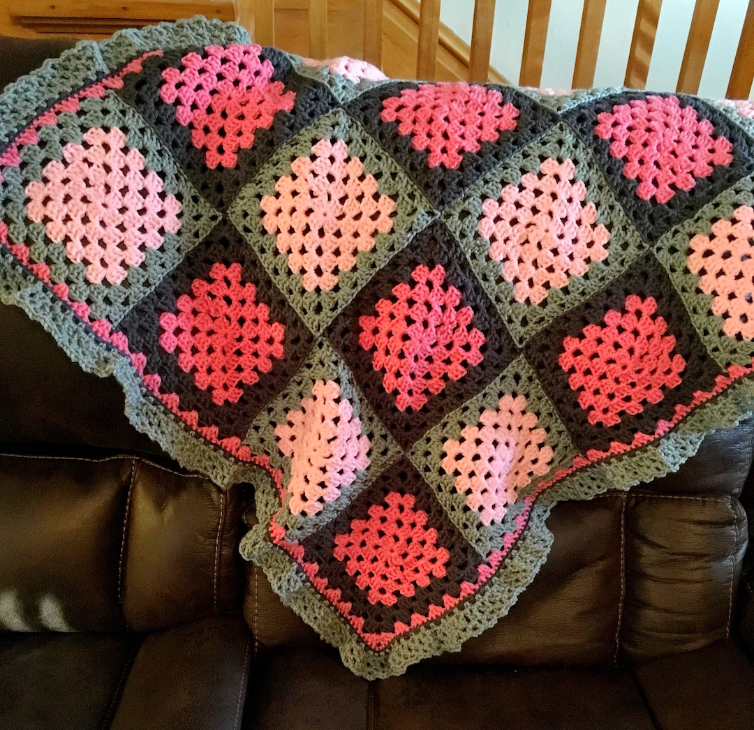 Easy Pink and Grey Baby Blanket Pattern, Granny Square Pattern, Beginner Crochet Blanket Pattern