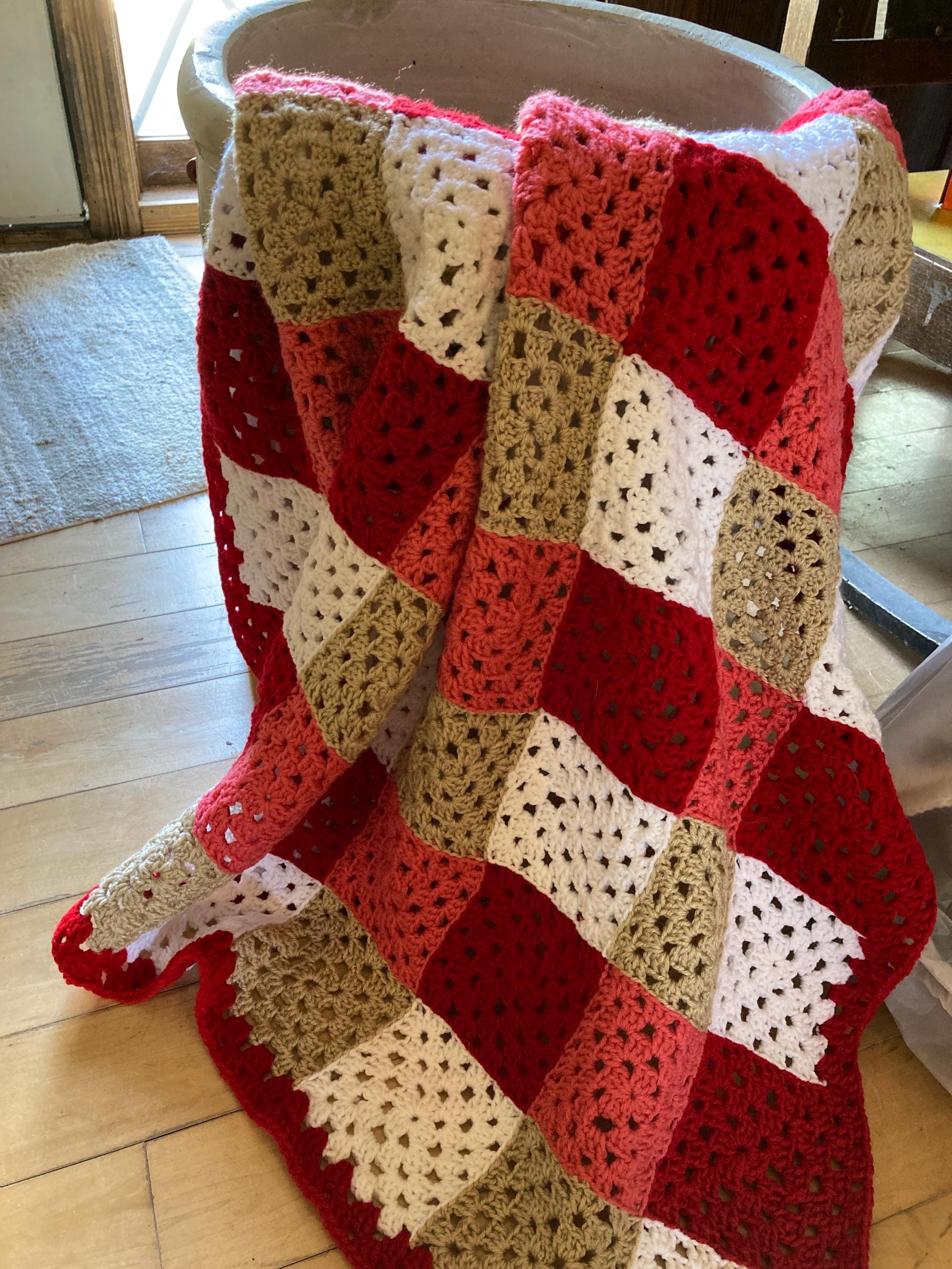 Plaid couverture laine crochet carré granny muticolore 1m40 - Un grand marché