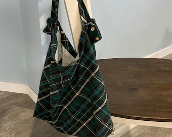Tutorial per realizzare una borsa tote fai da te riciclata, semplici passaggi per riutilizzare vecchie camicie, come cucire una borsa tote da una vecchia camicia in semplici passaggi