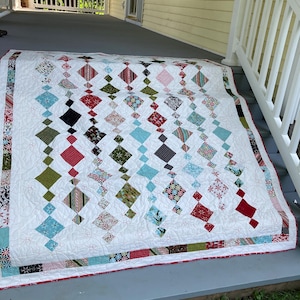 Charm pack christmas quilt