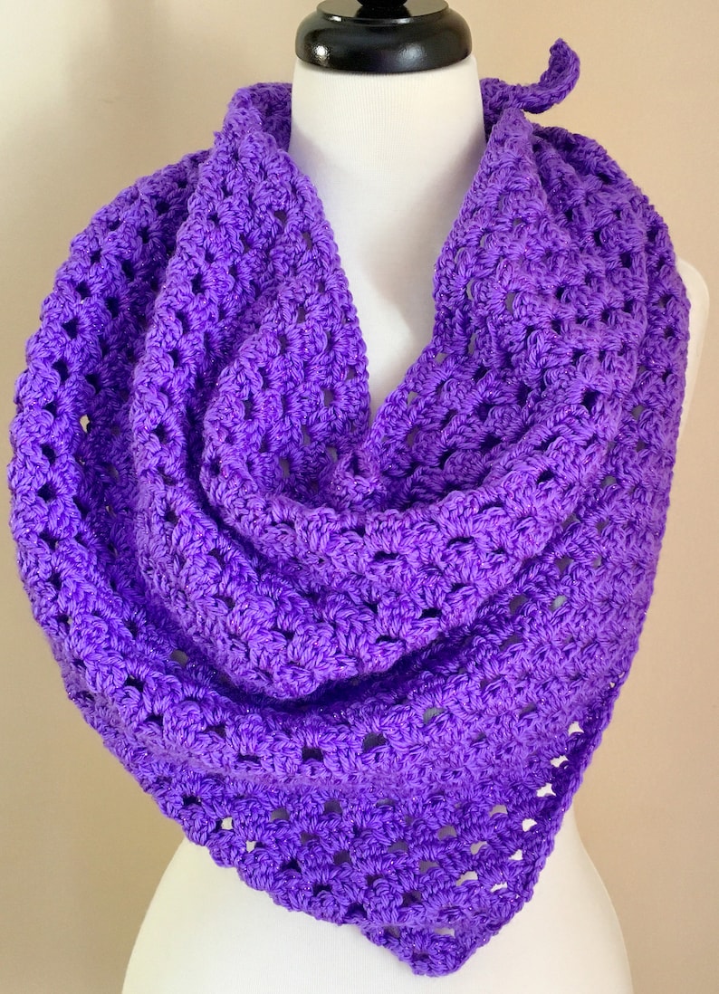 Easy & Quick Crochet Triangle Shawl, Beginner Triangle shawl, Easy Crochet Scarf, Beginner Crochet Shawl Pattern image 3