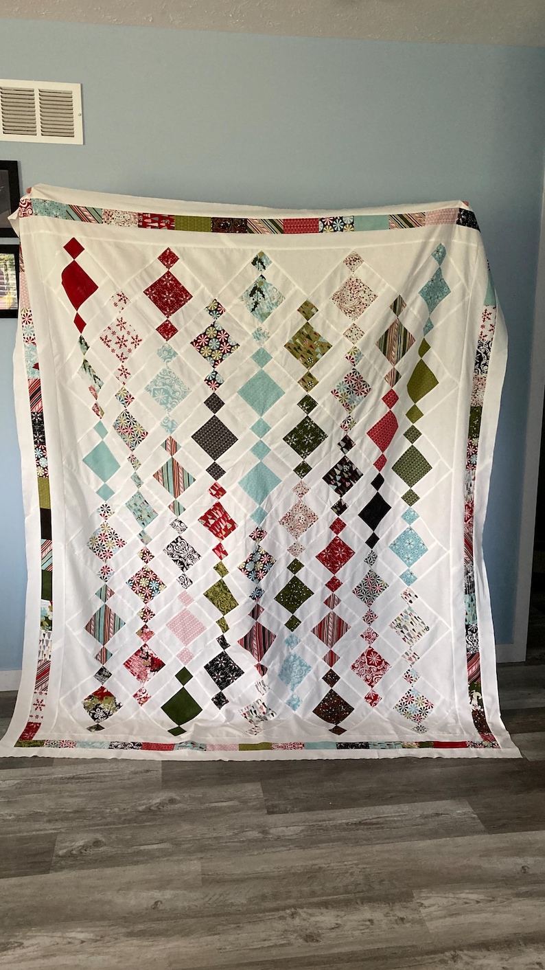 Christmas Colors Chandelier Quilt