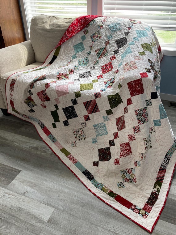 Quilt Patterns with Charm Pack, Jelly Roll, Scraps, Christmas Colors Chandelier Quilt Easy Pattern PDF Printable, Quilt Pattern