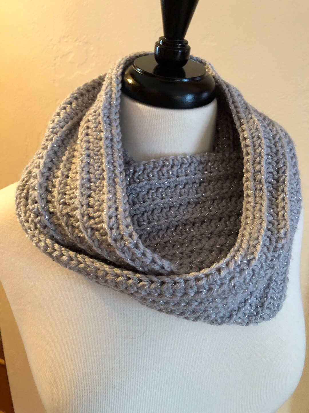 Beautiful heavyweight hand crochet yarn fabric infinity scarf measures  approximately 10 x 25 featuring a black, gray, and white tone large loop  lock style., 730846