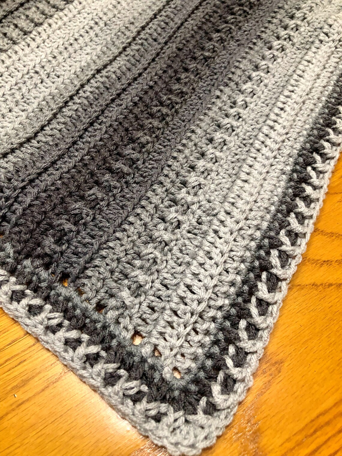 Crochet exaggerated listia