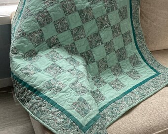 simple easy quick quilt pattern, baby quilt for beginners, quilt patterns modern, farmhouse decor, Elaine Simply Done Quilt Pattern 3 sizes,