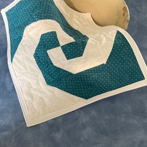 Beginner Friendly Potholder Pattern, How to Sew Quilted Potholder Tutorial Pattern, Snail Trail Quilted Potholder Pattern PDF