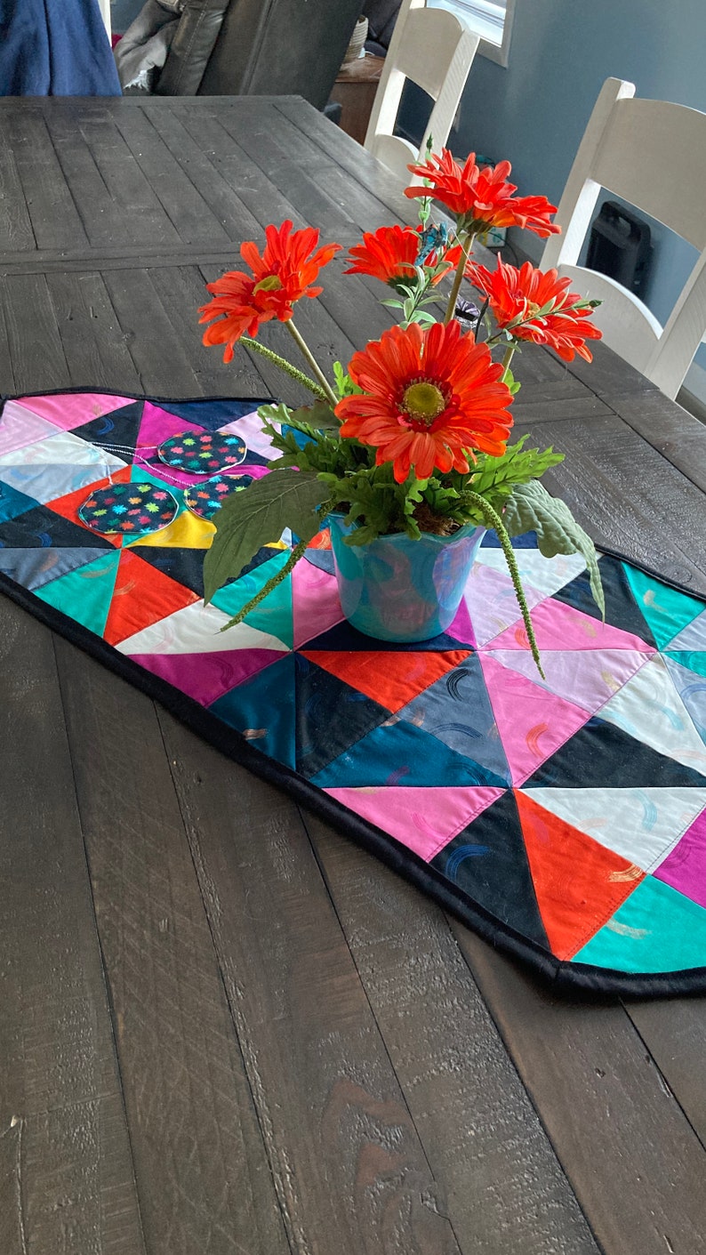 Scrappy Table Runner Pattern for Charm Packs, Easy Quilt Patterns ...