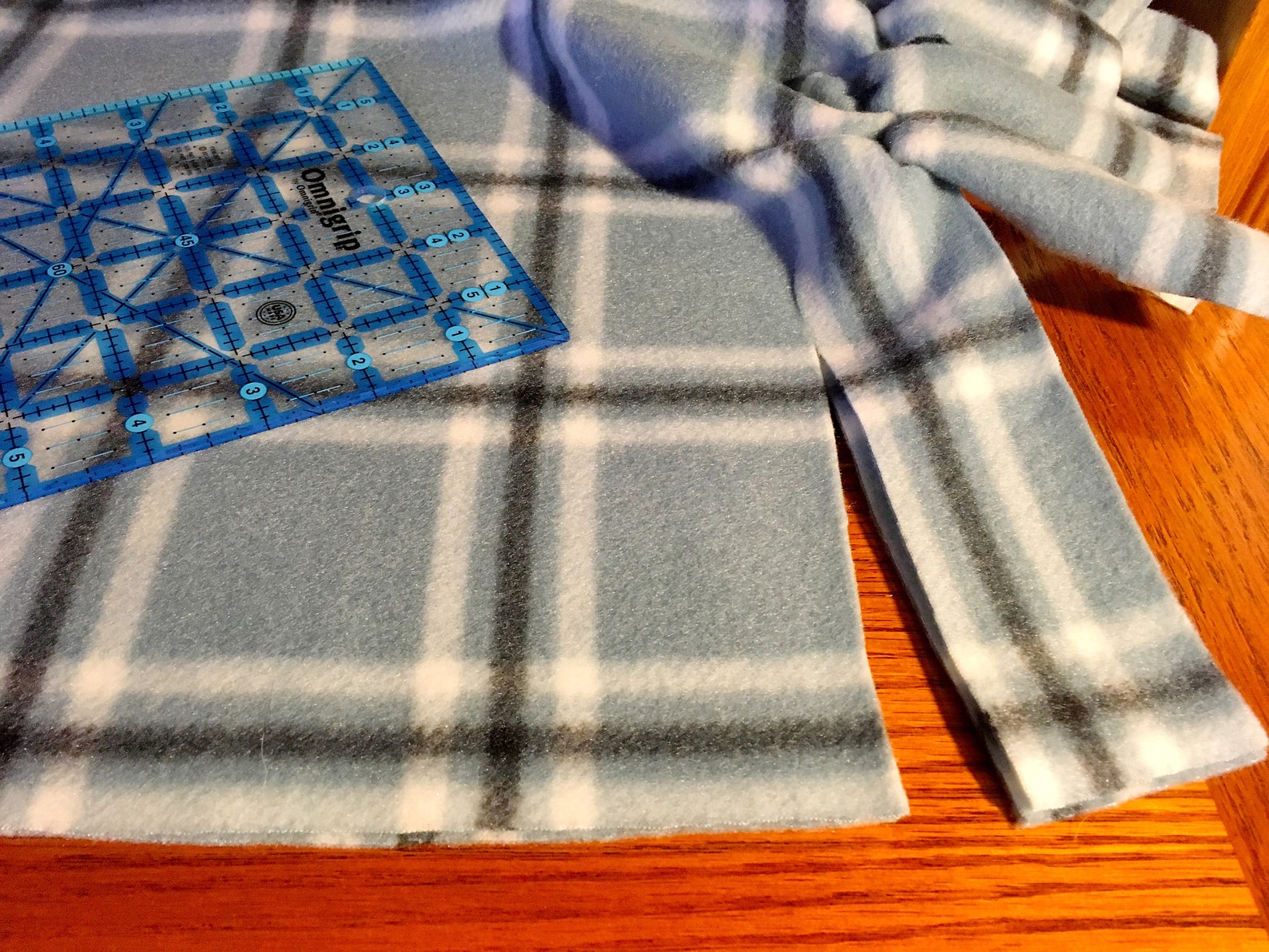Tied Fleece Blanket Tutorial No Sew Craft No Sew Blanket - Etsy