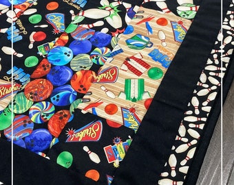 ボウリングレーンとストライクのテーブルランナーとマグラグのパターン、スタイリッシュな初心者向けテーブルランナー、手作りのホームデコレーションギフト、簡単なテーブルデコレーション