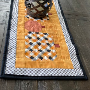 Plaid Pumpkins Table Runner Easy Quilt Pattern Printable PDF, fast table runner, fall dining table decor, gingham pumpkin mini quilt pattern image 3