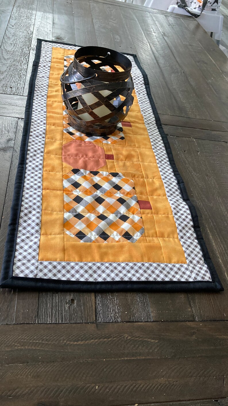 Plaid Pumpkins Table Runner Easy Quilt Pattern Printable PDF, fast table runner, fall dining table decor, gingham pumpkin mini quilt pattern image 3