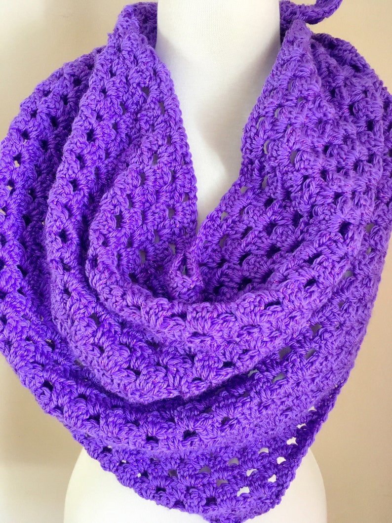 Easy & Quick Crochet Triangle Shawl, Beginner Triangle shawl, Easy Crochet Scarf, Beginner Crochet Shawl Pattern image 6