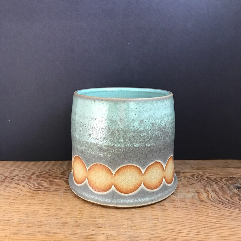 Dot planter