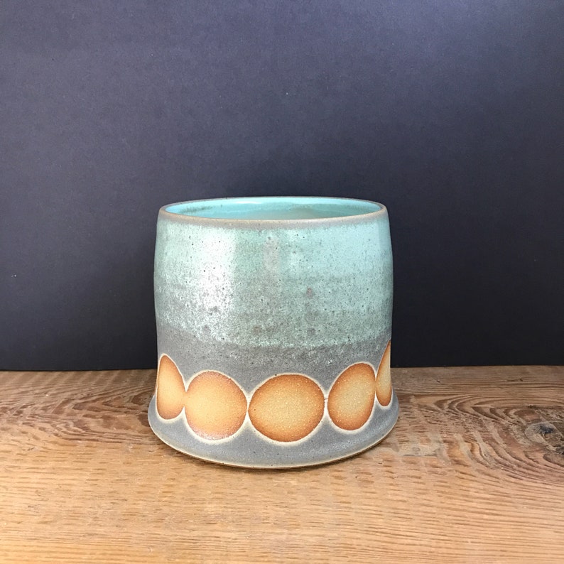 Dot planter