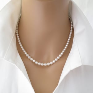 Classic pearl necklace Simple graduated pearl Bridesmaid gift Pearl bridal necklace Vintage style pearl jewelry Necklace for women image 1