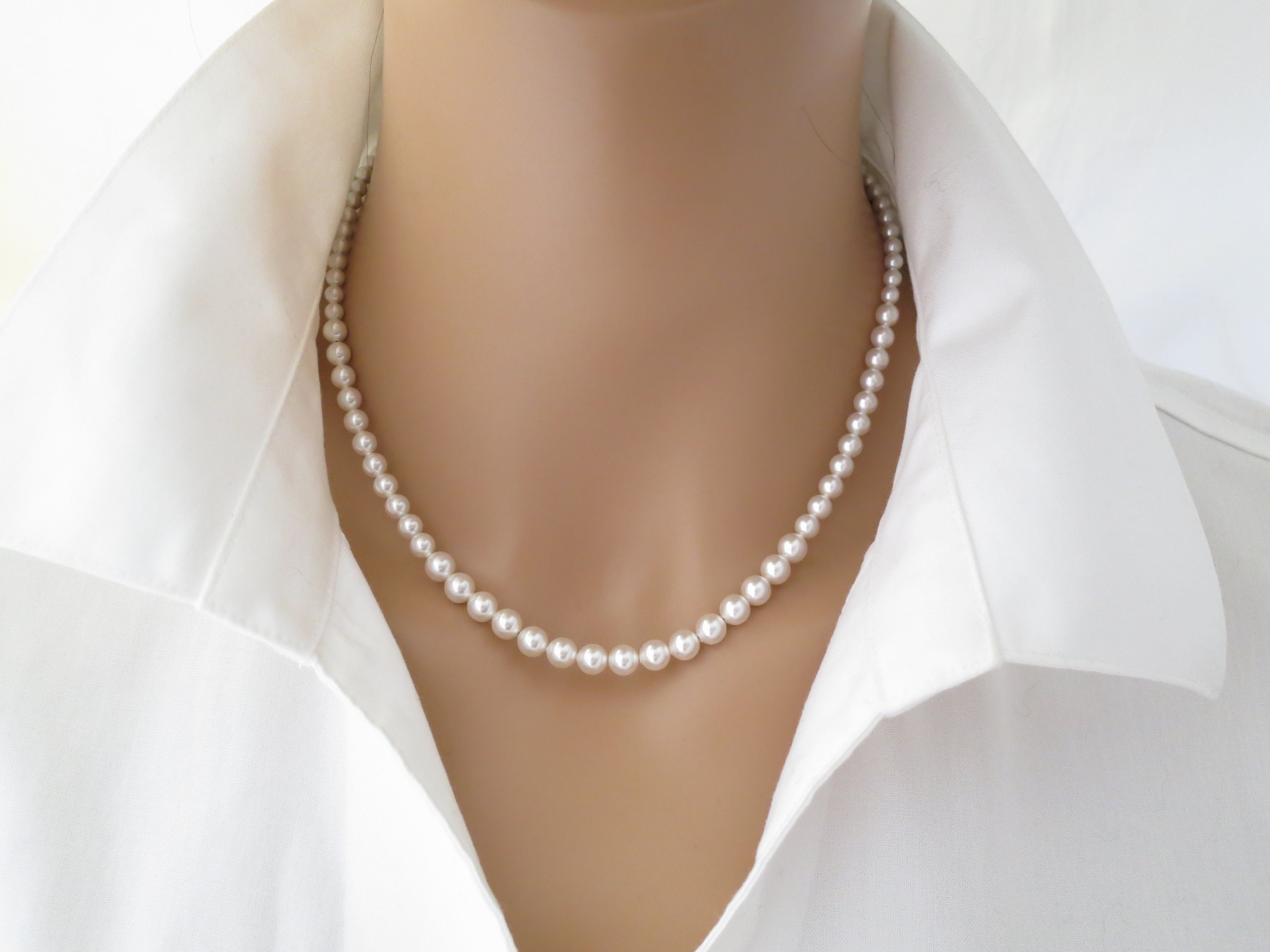 Classic Pearl Necklace Simple Graduated Pearl Bridesmaid Gift - Etsy