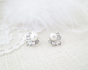 Pearl cluster earrings Freshwater pearl earrings Dainty button earrings Silver bridal jewelry Unique crystal earrings Wedding studs
