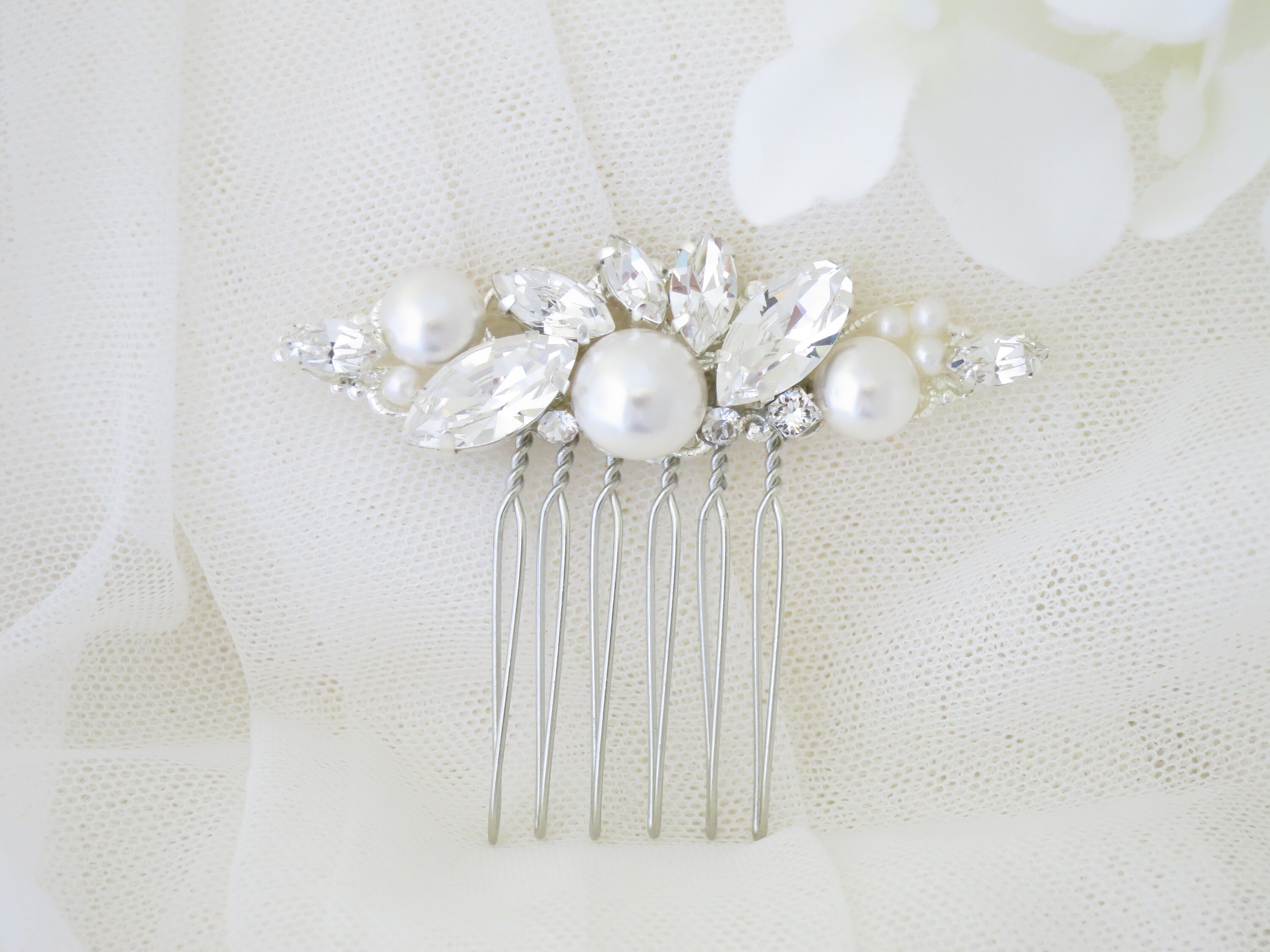 Small bridal comb Modern hair brooch Wedding hair accessory | Etsy