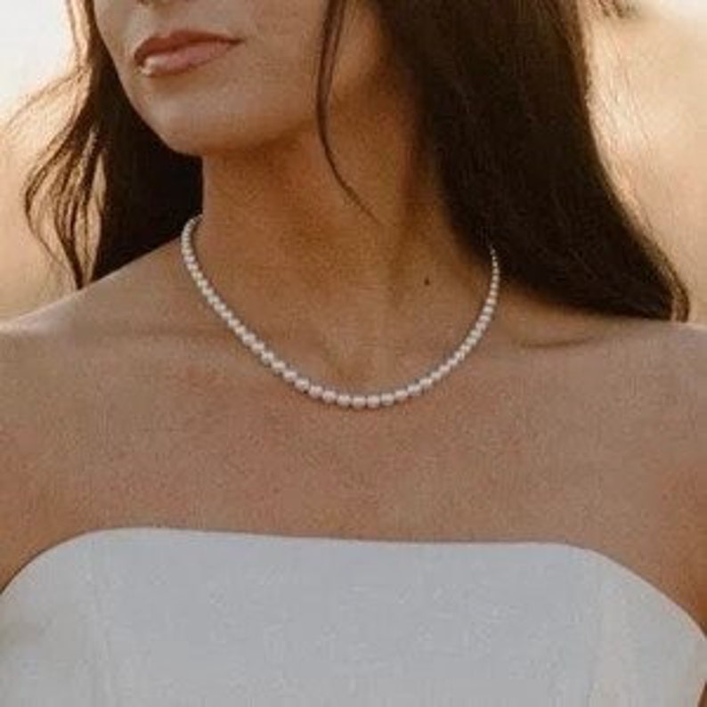 Classic pearl necklace Simple graduated pearl Bridesmaid gift Pearl bridal necklace Vintage style pearl jewelry Necklace for women image 3