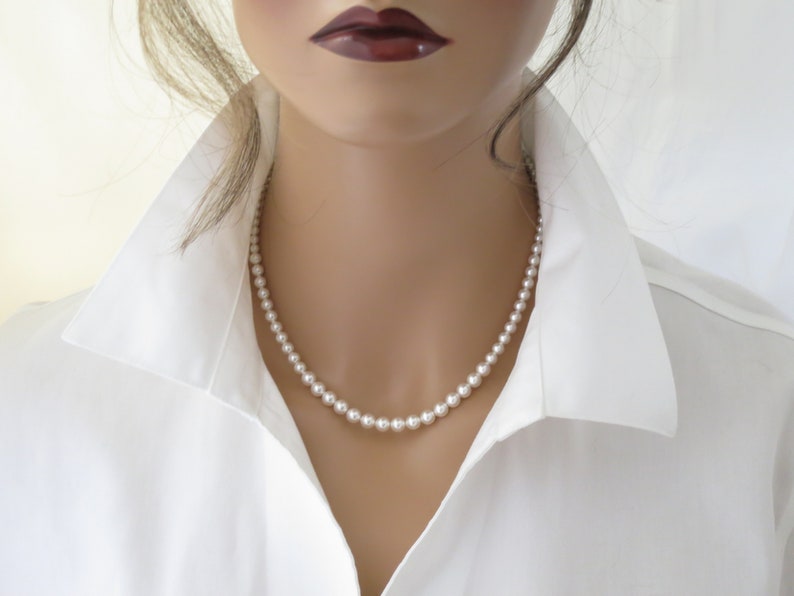 Classic pearl necklace Simple graduated pearl Bridesmaid gift Pearl bridal necklace Vintage style pearl jewelry Necklace for women image 6