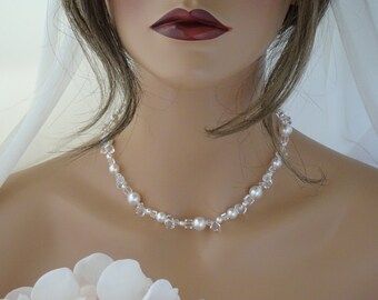 Statement pearl bridal necklace Crystal collar necklace Chunky pearl wedding necklace Modern pearl bridal jewelry Boho bridal necklace