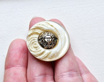 1 botón _Vintage Metal & Acryl Medusa Button_ Botón de lujo _ Botón de diseñador_ precio por un botón