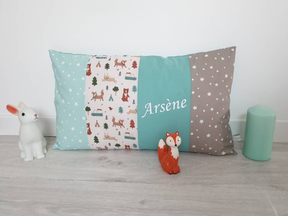 Coussin Personnalisable avec Prénom Motifs Renards, Ours, Lapins