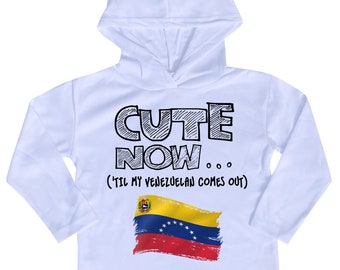 Felpa manica lunga Venezuela Flag Toddler T-shirt CUTE NOW... ('Til My Venezuelan Comes Out) Gift Pride Bambini Camicia Bianca 2T-8T